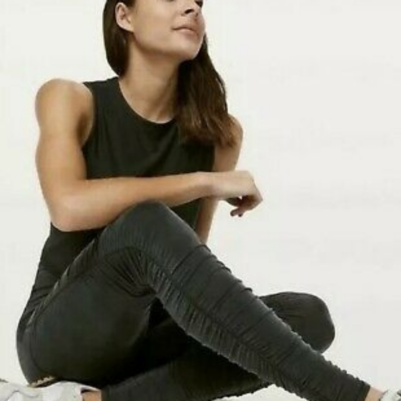 *RARE* NWOT Lululemon Into Something Good Tights - Picture 5 of 7